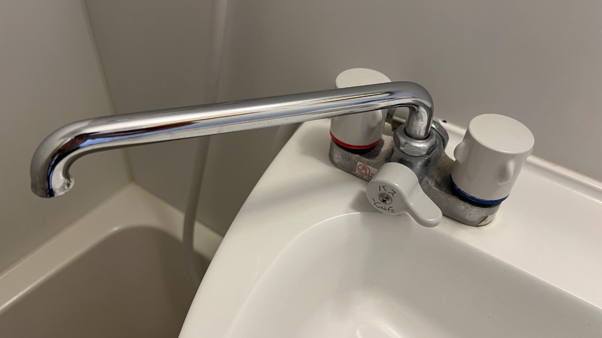 ビジネスホテルあさひのバス蛇口（2ハンドル式）