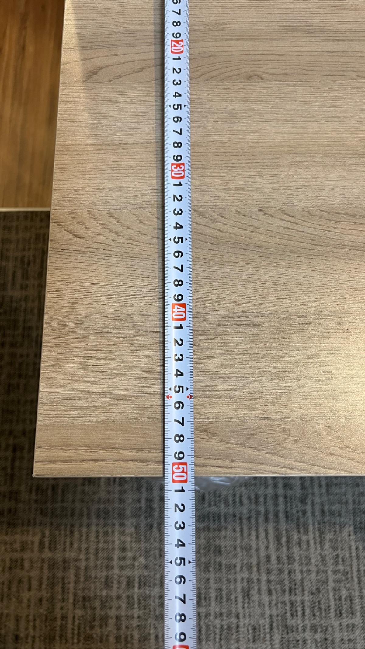 ホテル川六エルステージ高松のデスク奥行き50cm