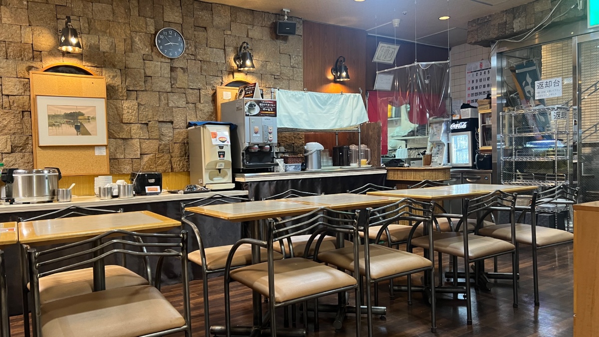 ホテルアークワン大宮・中浦和駅前の朝食会場（洋風テーブル席エリア）