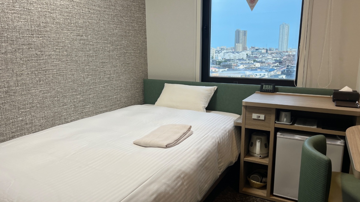 ホテルアークワン大宮・中浦和駅前 宿泊した時の部屋の写真（窓側から)