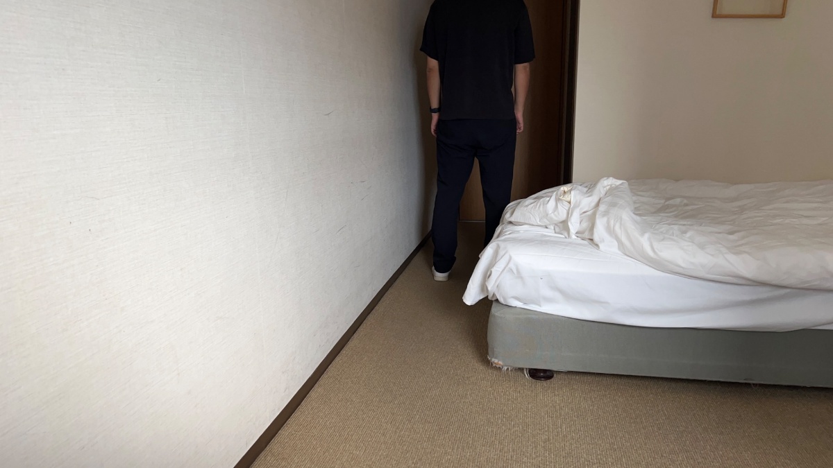 小田急ステーションホテル本厚木の部屋からドアまでの通路幅