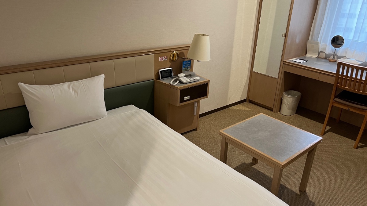 小田急ステーションホテル本厚木の宿泊した部屋の全景
