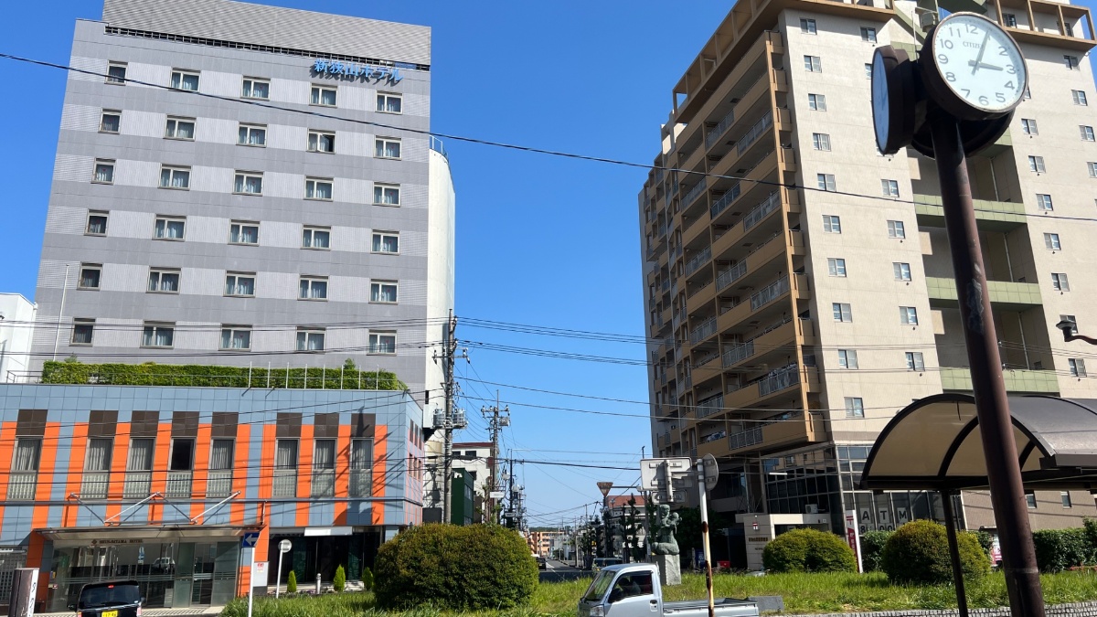 新狭山第一ホテルの外観(新狭山駅前から見た建物)
