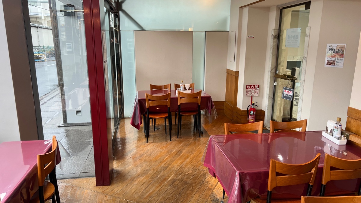新狭山第一ホテルの朝食会場(テーブル席)